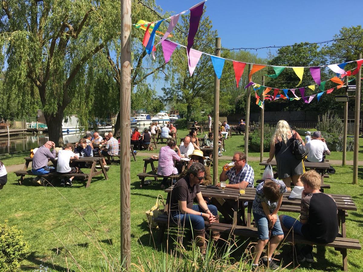 The Grove Ferry Inn Chislet Екстер'єр фото